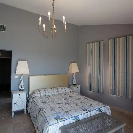فيلة L'ile-rousse Sleeps 6 Pool Air Con Wifi *